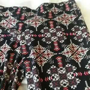 Fashionable designed leggings